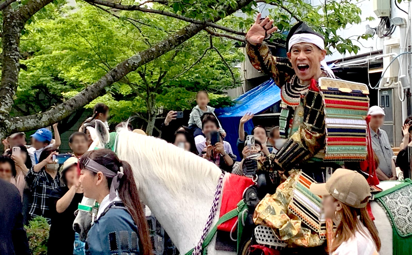 甲冑姿の柳澤慎吾